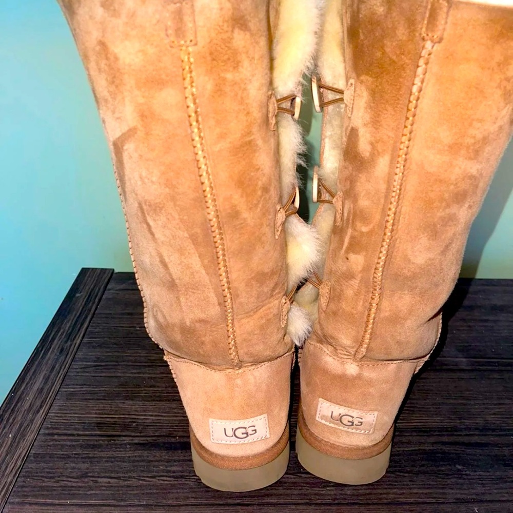 UGGS